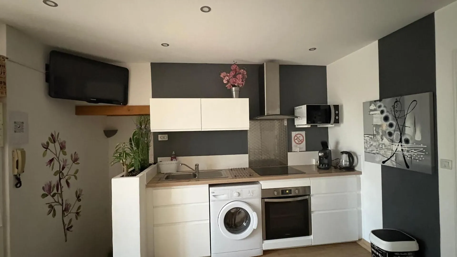 Appartement Goeland 1, Classe, Climatise, Wifi Terrasse Ombrage De 12 M2 A 150 M De La Plage Toulon