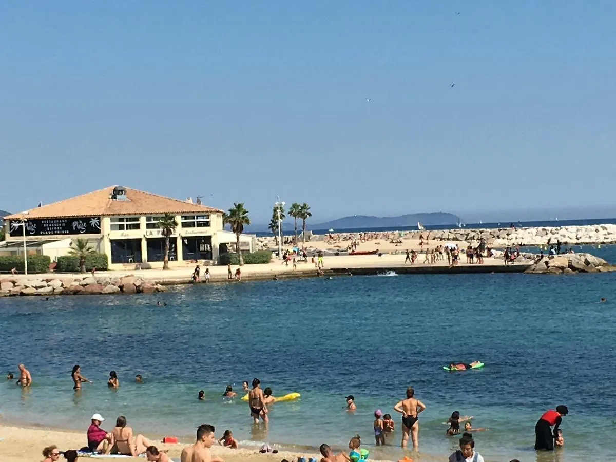Appartement Goeland 1, Classe, Climatise, Wifi Terrasse Ombrage De 12 M2 A 150 M De La Plage Toulon